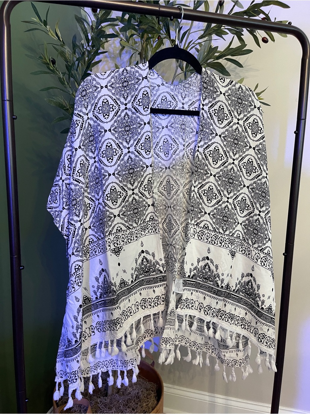 Women's Black & White Patterned Kimono Cover-Up One Size